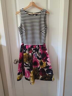 Just Taylor Fit Flare Dress Womens 10 Black White Stripe Floral Sleeveless
